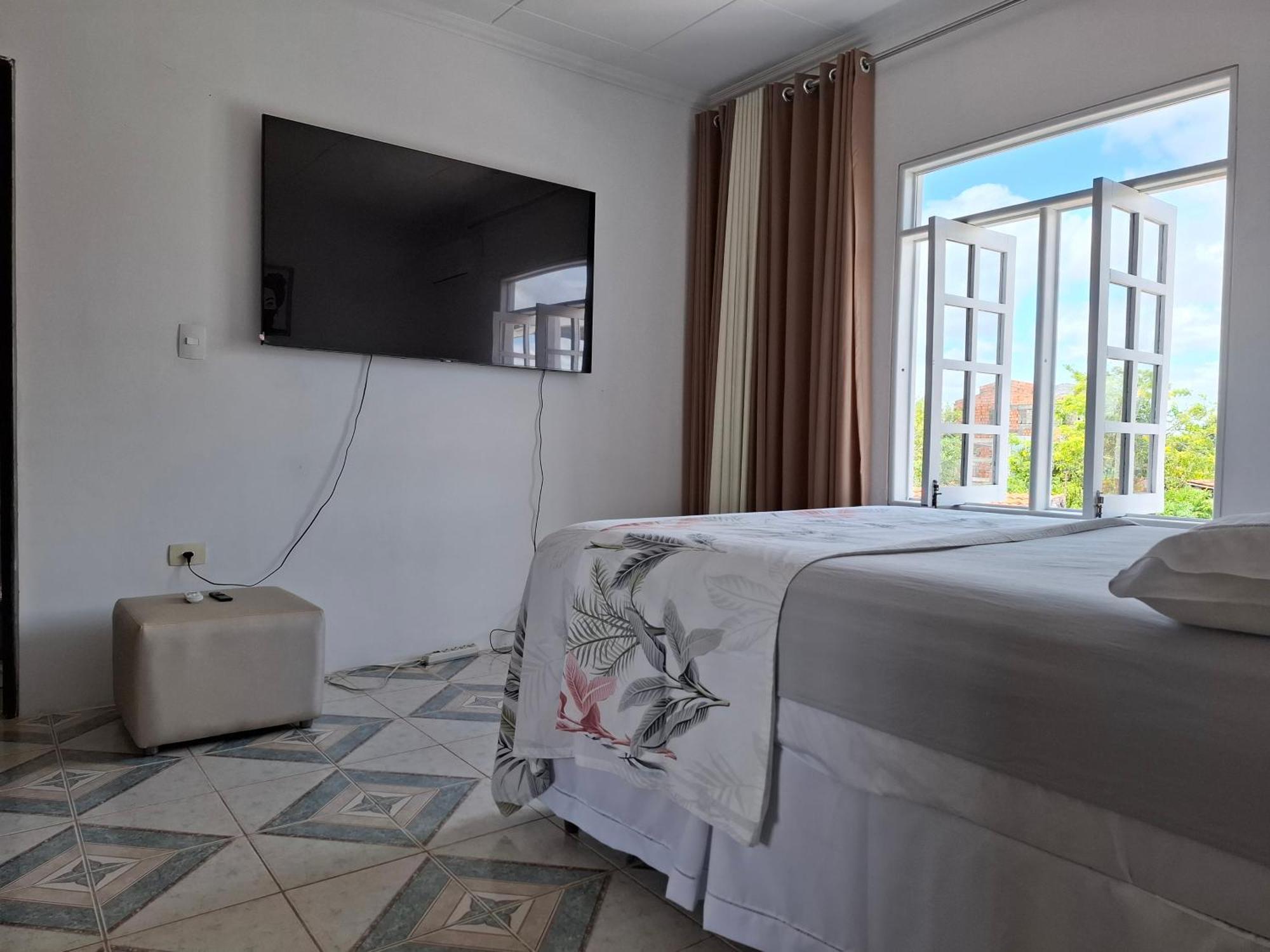 Quarto em Acomodações Particulares Em Residencia Bairro Antares *